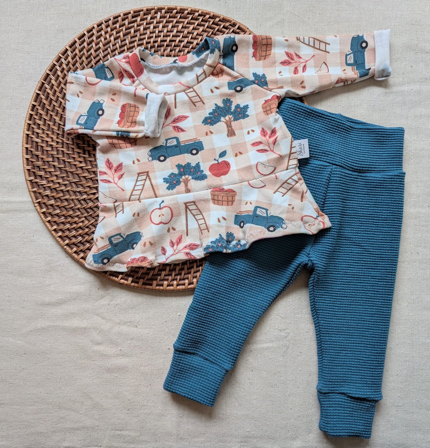 Apple Harvest in Beige Gingham